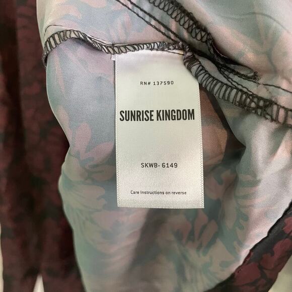 Sunrise Kingdom Red Black Floral Waterproof Hooded Windbreaker Women's Small - Picture 6 of 7